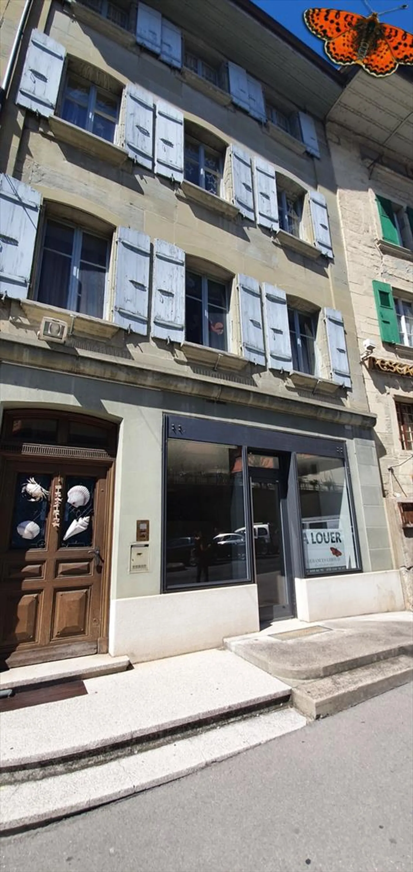 Beautiful commercial space of 114m² in the heart of Payerne - Photo 3 of 9