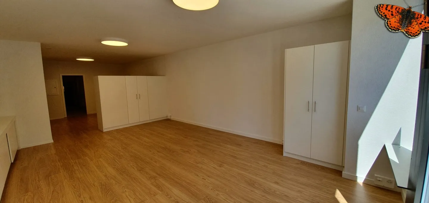 Beautiful commercial space of 114m² in the heart of Payerne - Photo 2 of 9