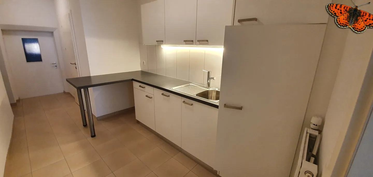 Beautiful commercial space of 114m² in the heart of Payerne - Photo 4 of 9