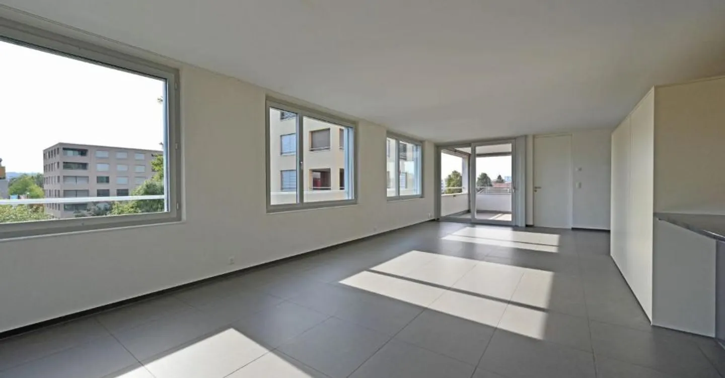 Spacious 5.5-room apartment in a central location in Lyss - Photo 4 of 13