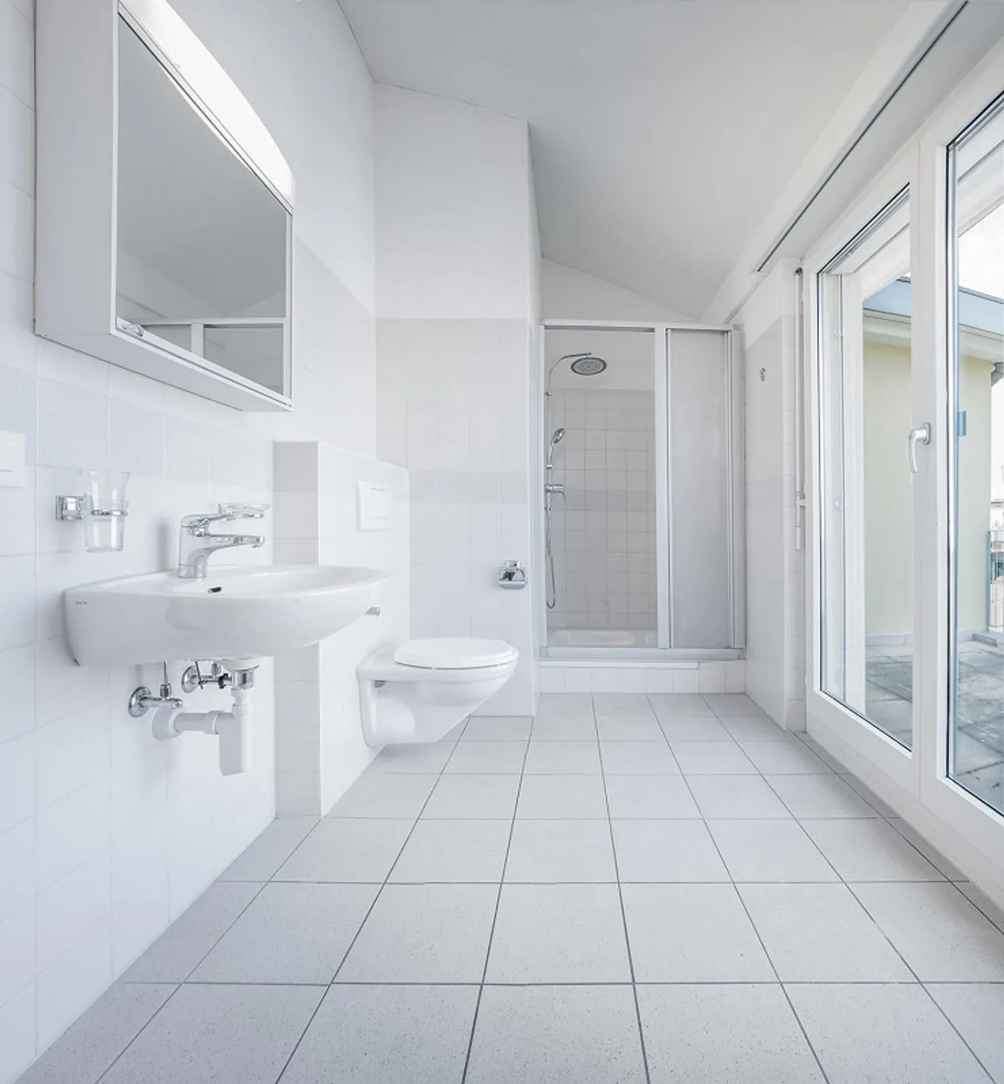 Stylish penthouse apartment with plenty of light - Photo 9 of 12