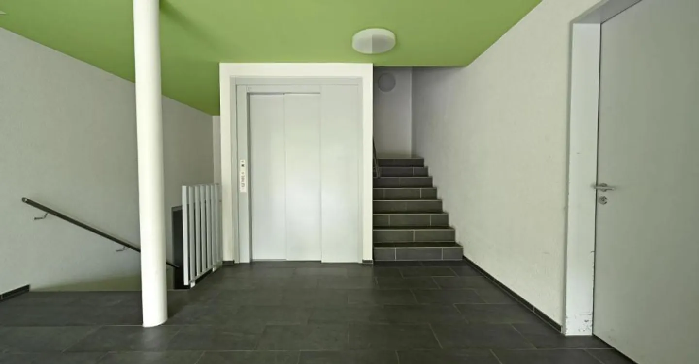 Spacious 5.5-room apartment in a central location in Lyss - Photo 2 of 13