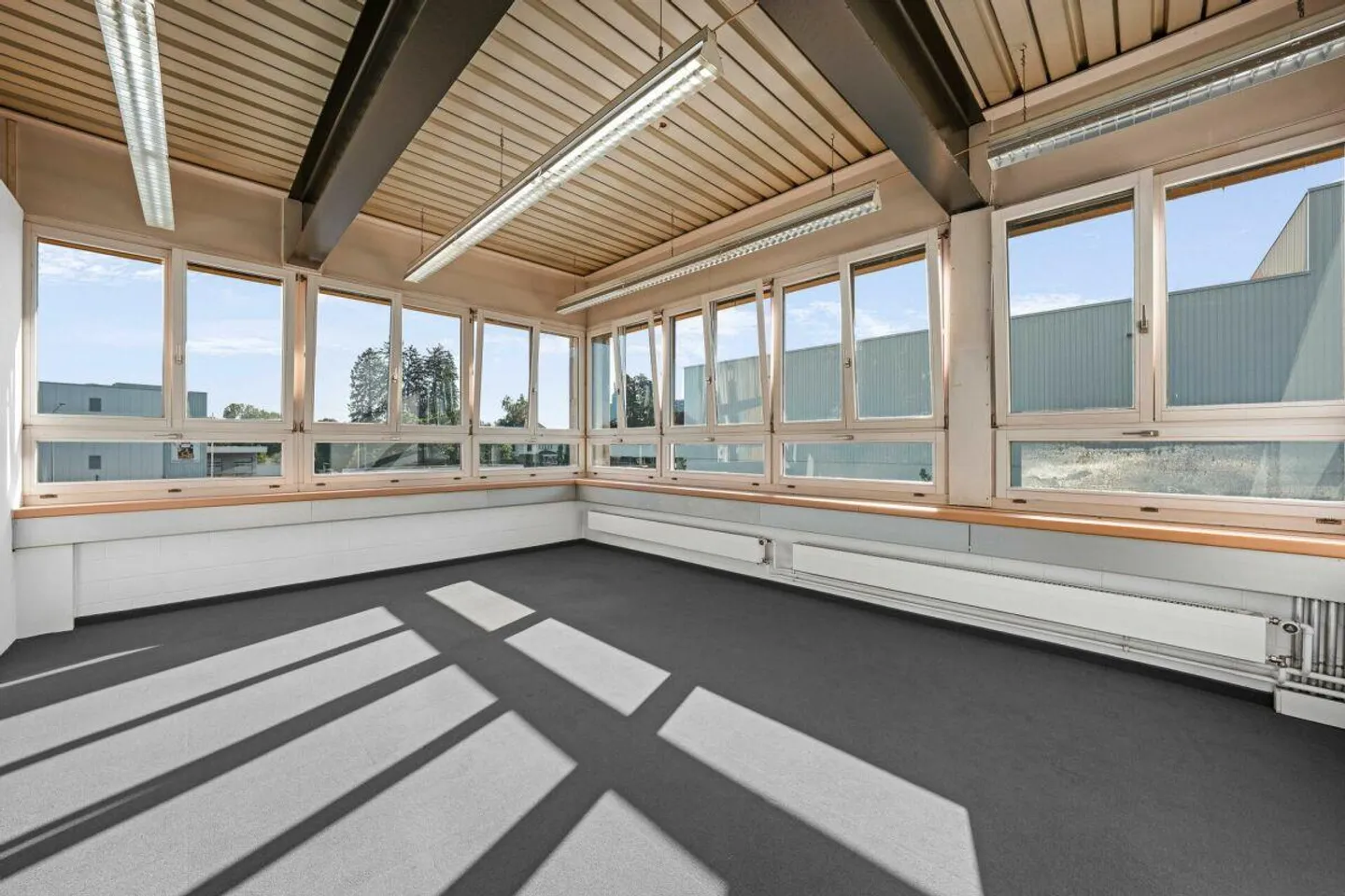 Spazio commerciale/magazzino - Foto 4 di 5