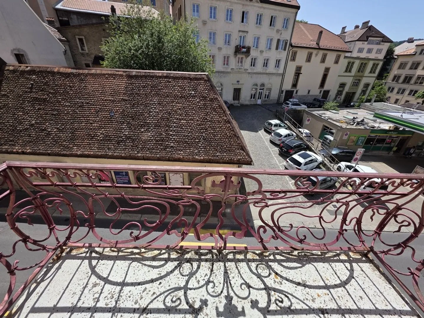 SPACIOUS 4-ROOM APARTMENT WITH 110 M2 - Photo 6 of 7