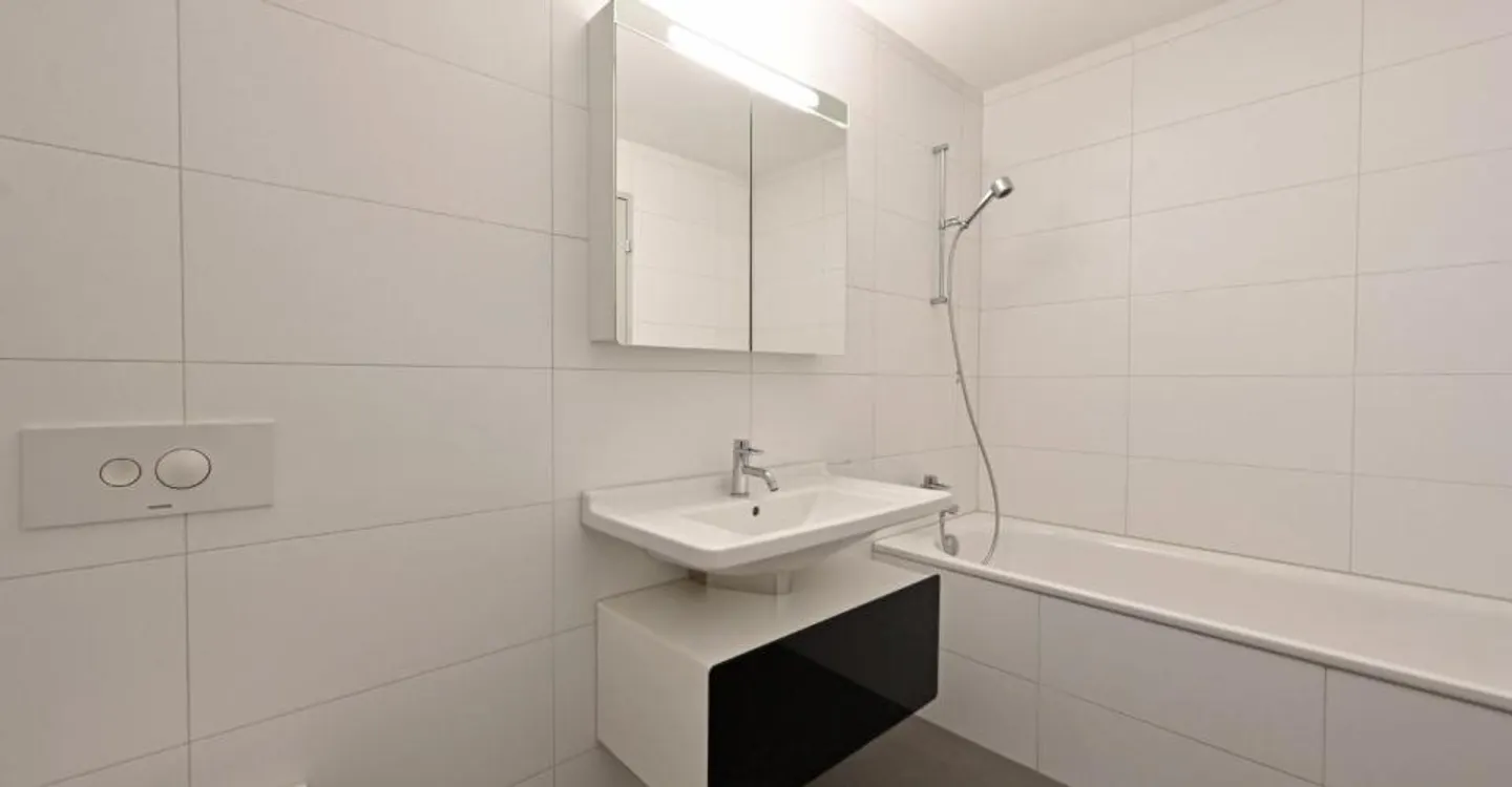 Spacious 5.5-room apartment in a central location in Lyss - Photo 10 of 13