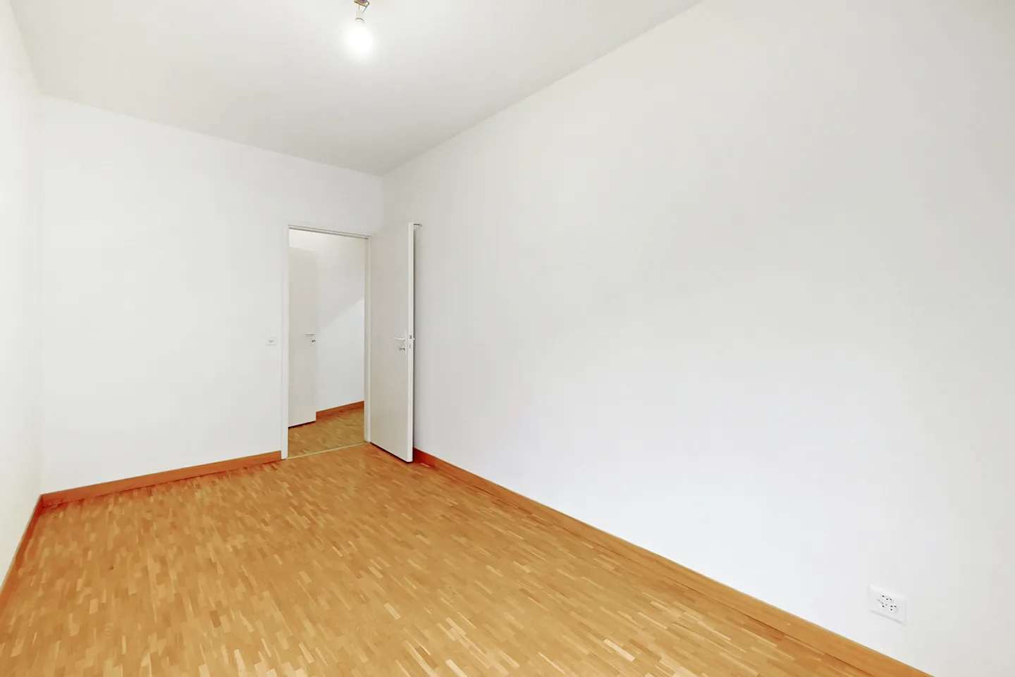 Beautiful apartment with a clear view - Photo 6 of 12