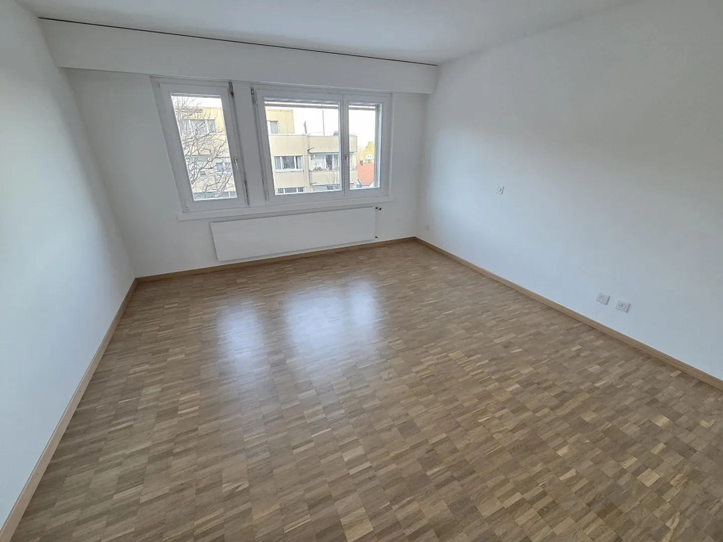 Appartement spacieux de 3,5 pièces rénové avec nouvelle salle de bain/WC incluant un balcon - Photo 8 sur 13