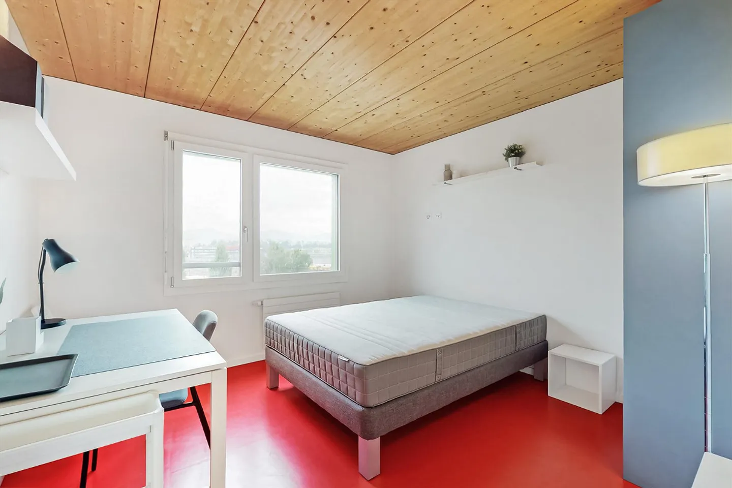 Spacious furnished apartment! - Photo 9 of 13
