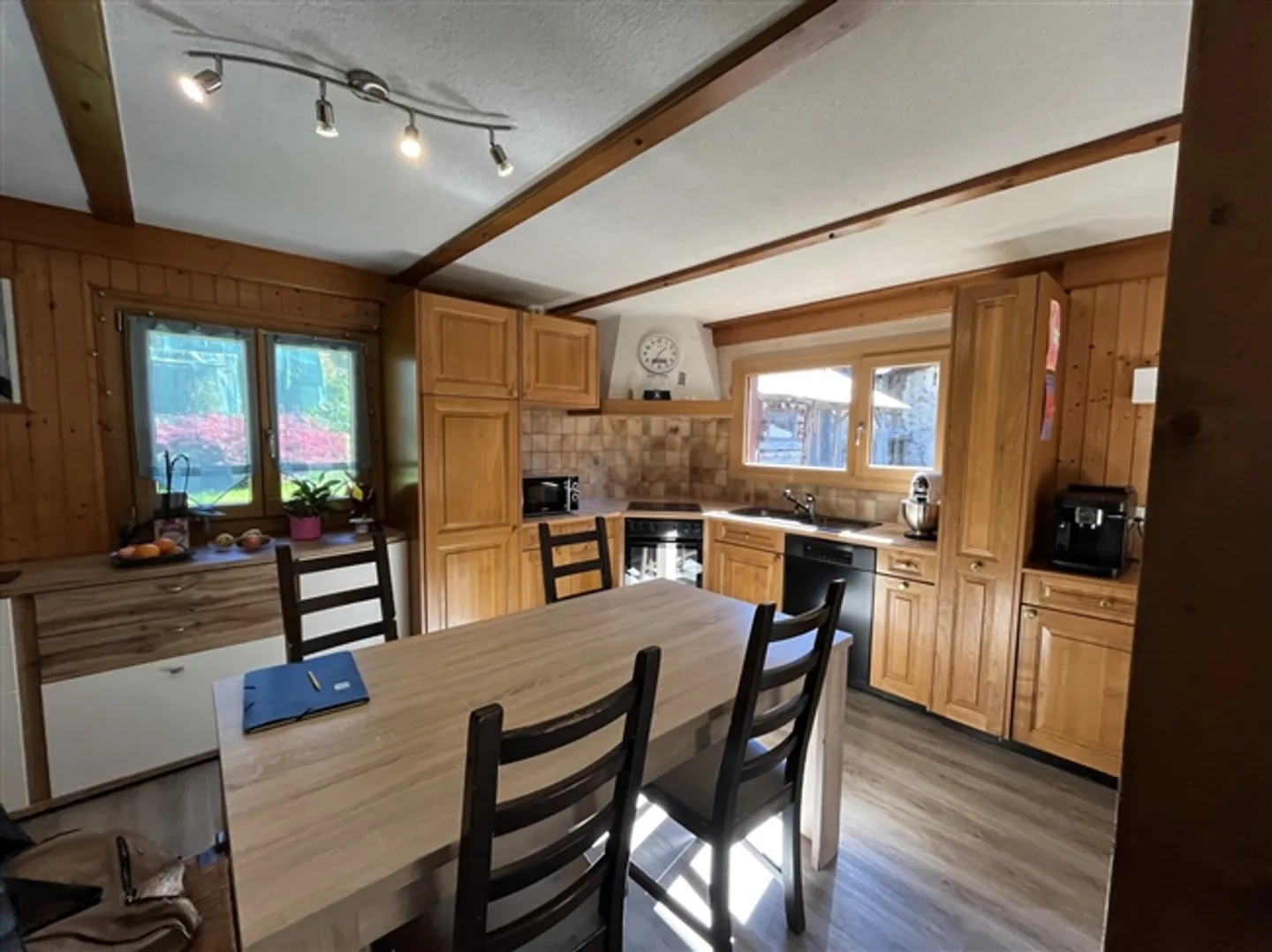 House - 6.5 rooms - Lourtier - ref. 10253589 - EXCLUSIVITY - Photo 5 of 13