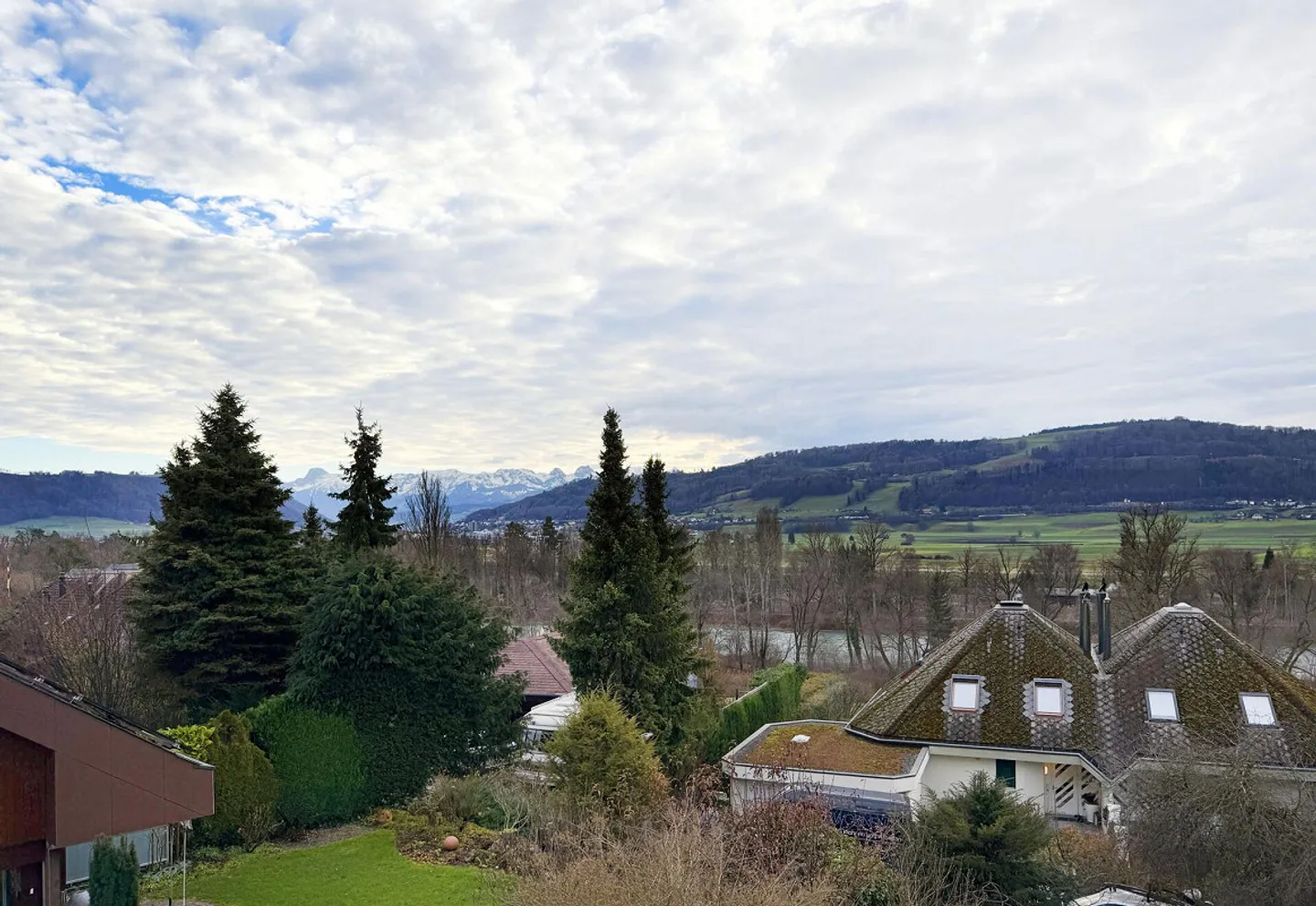 Vivere con stile in un'oasi di giardino idilliaca in una posizione da sogno - Foto 2 di 14