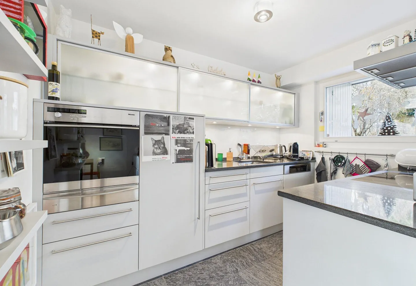 Vivere con stile in un'oasi di giardino idilliaca in una posizione da sogno - Foto 10 di 14