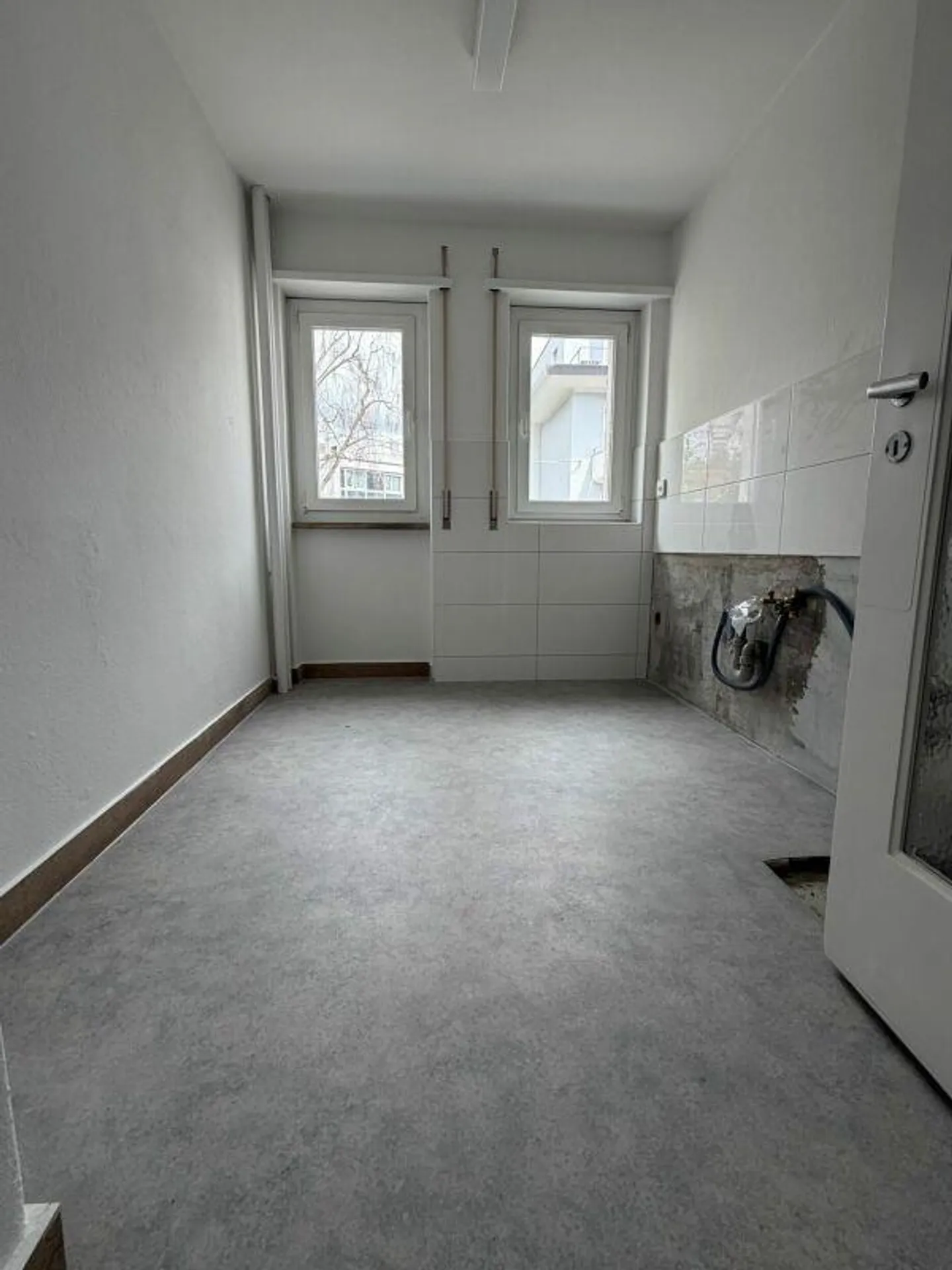 Office/Practice for rent in a central city location - Photo 7 of 8