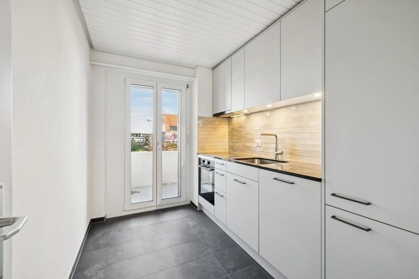 *** Sanierte Wohnung mit modernem Wohnkomfort *** - Foto 2 von 6