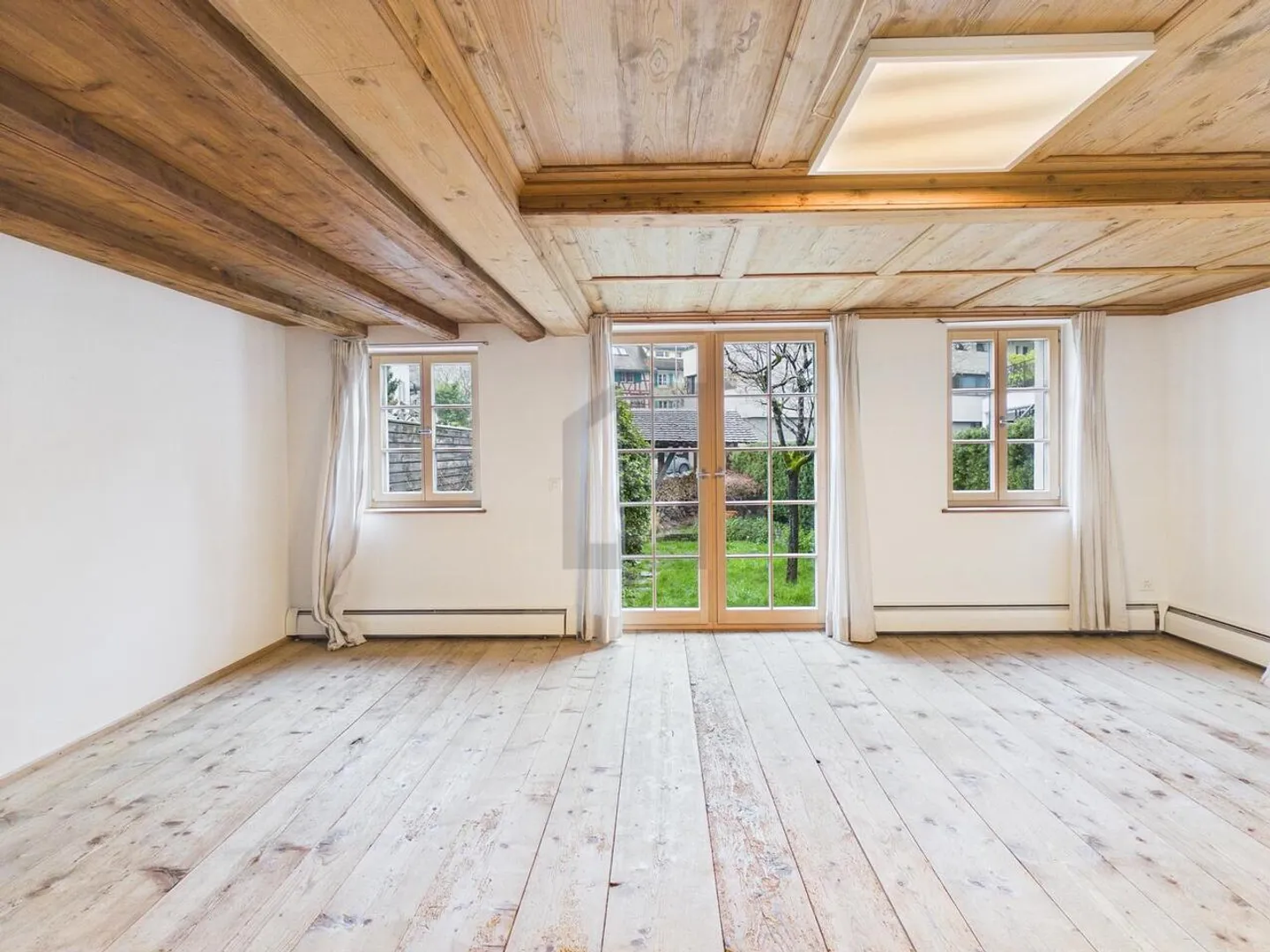 Bijou exclusif avec jardin calme - Photo 3 sur 6