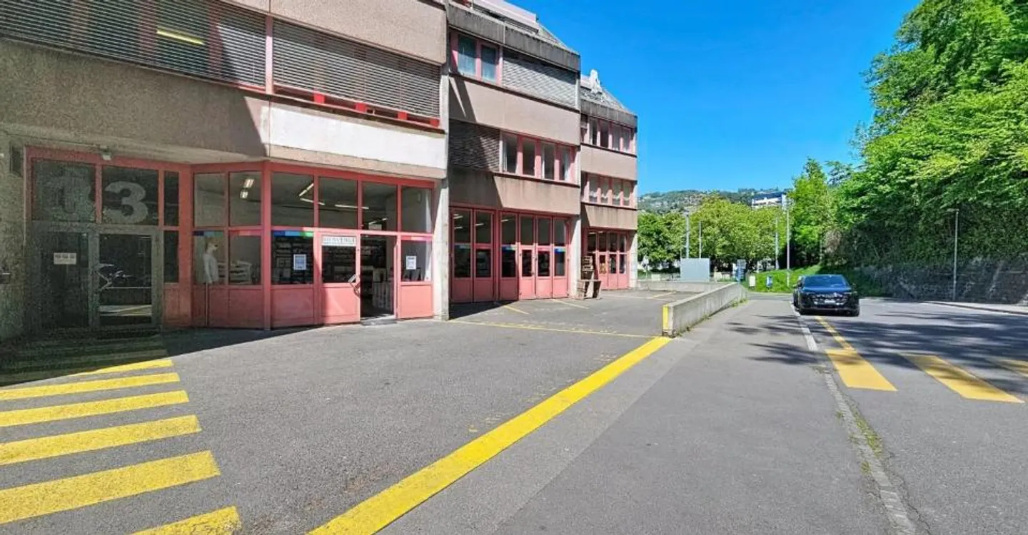 Investitore speciale - Grande superficie commerciale a due passi dal centro - Foto 3 di 9