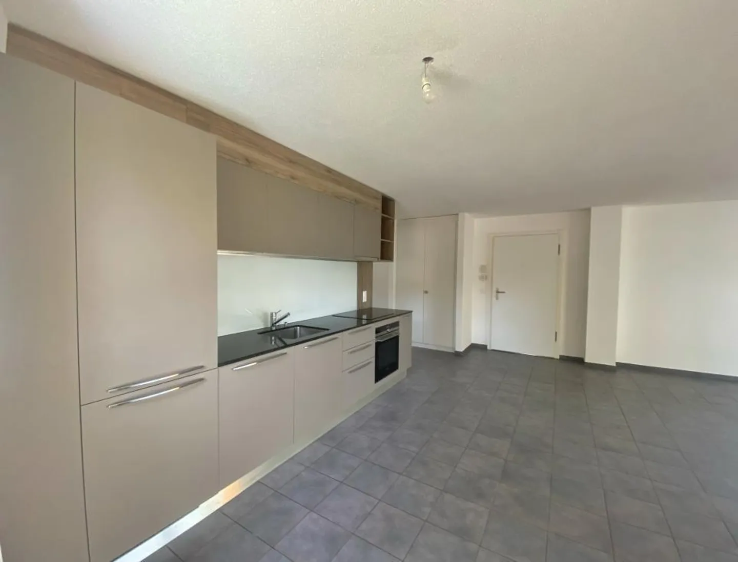 Disponibile immediatamente, nuovo con giardino! - Foto 4 di 12