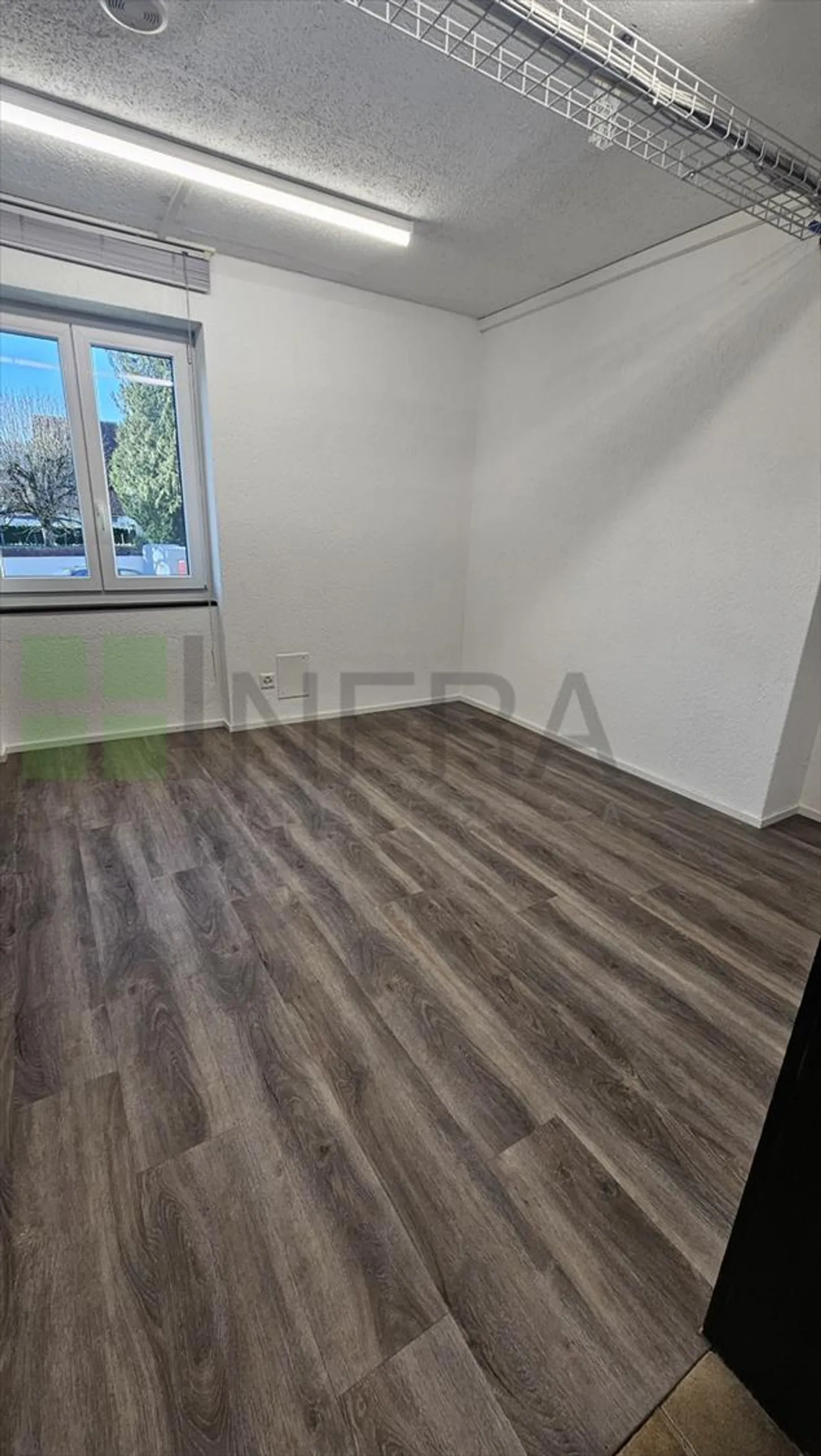 Bureaux de 80 m2 - Photo 4 sur 13