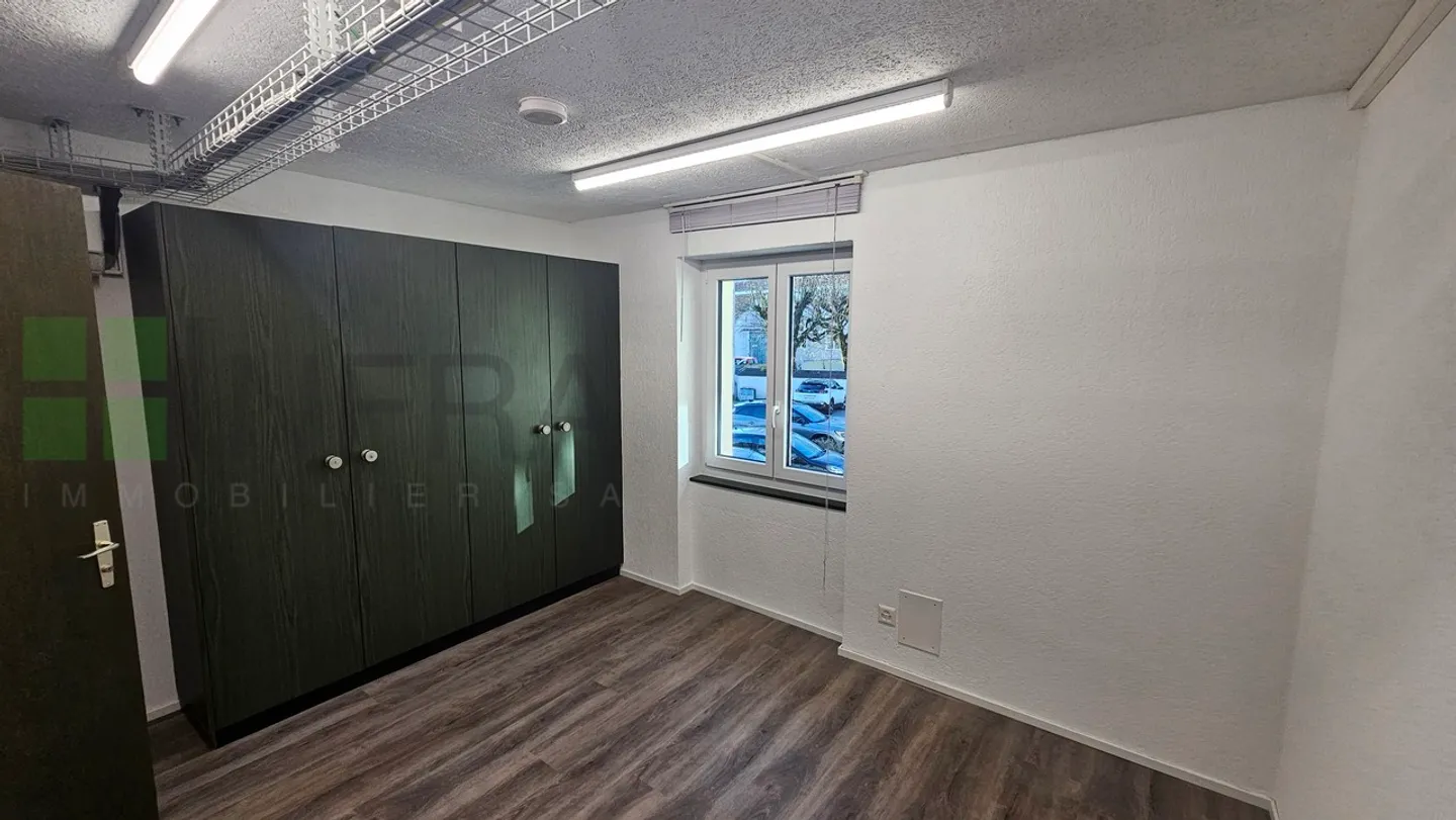 Bureaux de 80 m2 - Photo 5 sur 13