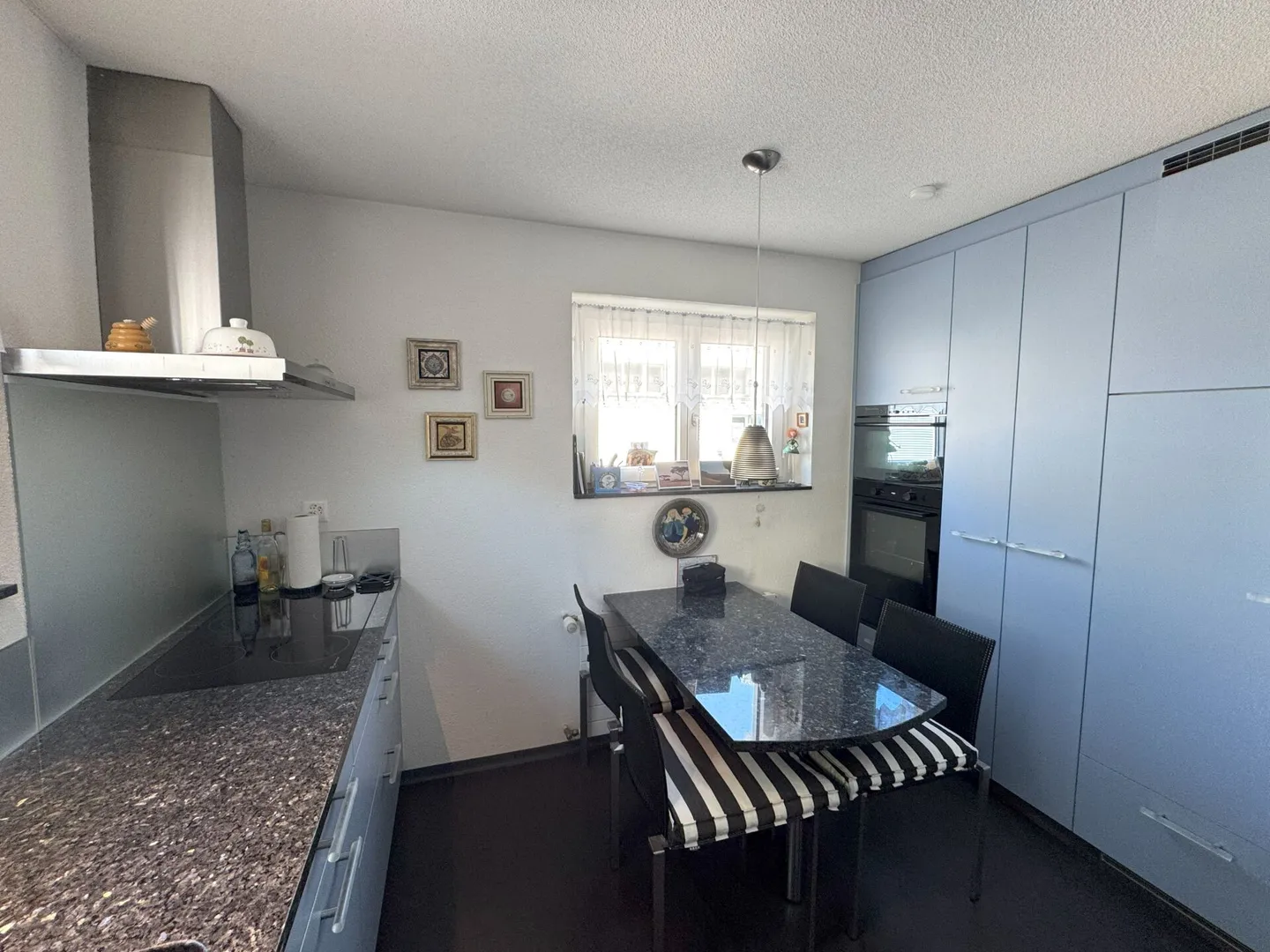 Maison 5 1/2 pièces à vendre dans un emplacement très central - Photo 9 sur 16