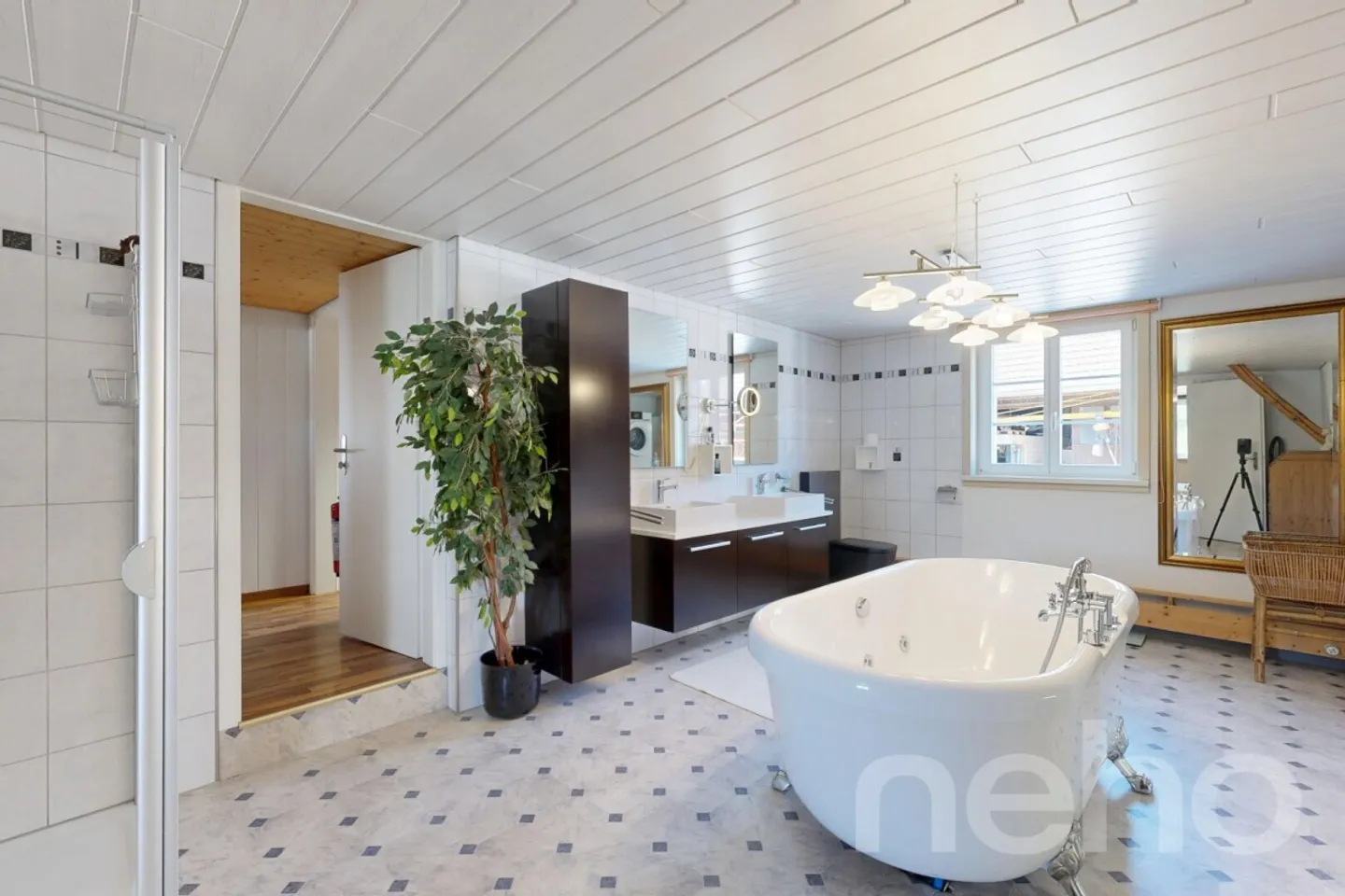 Vielfältiger Bauernhof mit Pferdehaltung - Foto 8 von 12