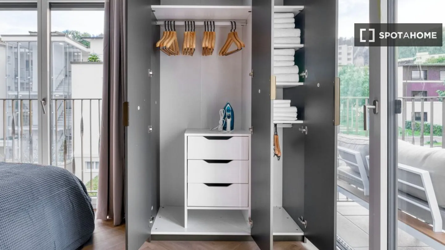 Discover, visit, and rent your new home online with complete confidence. - Photo 10 of 11