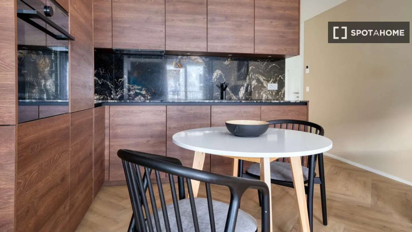 Discover, visit, and rent your new home online with complete confidence. - Photo 5 of 11