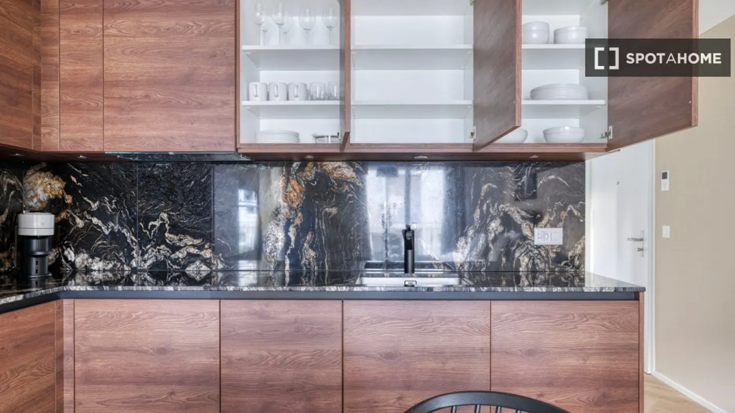 Discover, visit, and rent your new home online with complete confidence. - Photo 7 of 11