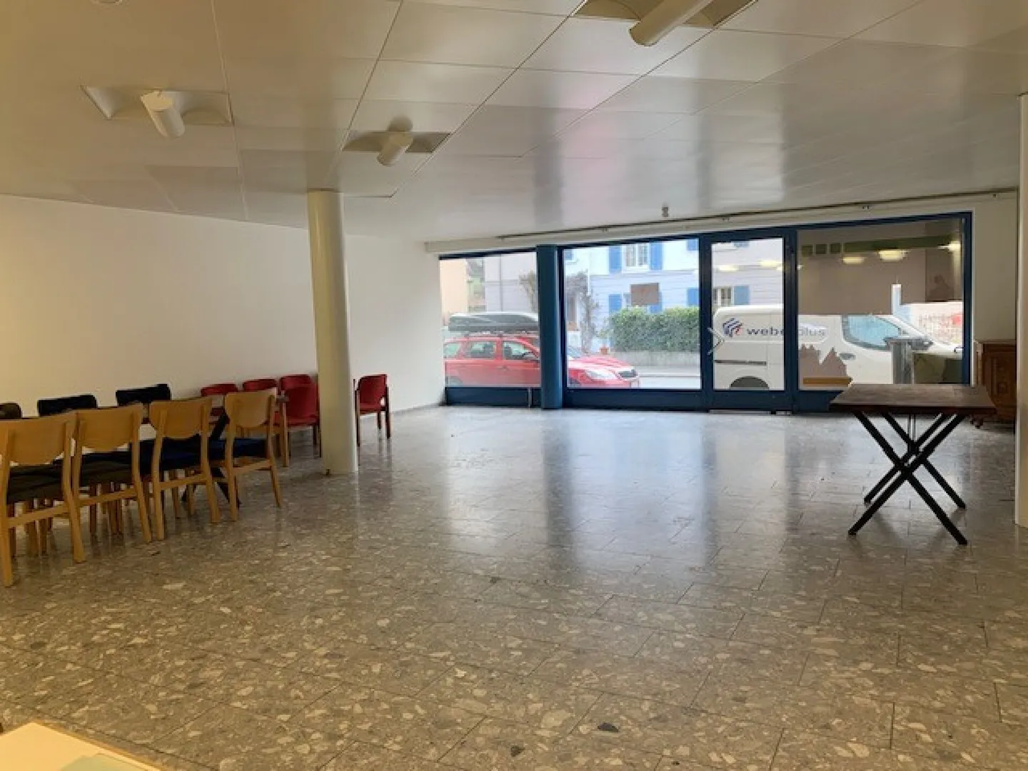 Office and commercial spaces on the ground floor - Photo 2 of 4