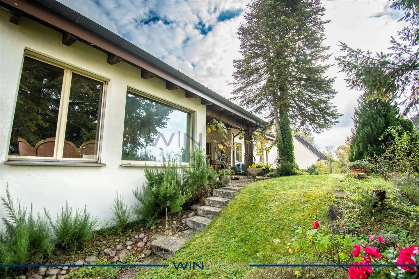 Your monster property with breathtaking views - Photo 13 of 13