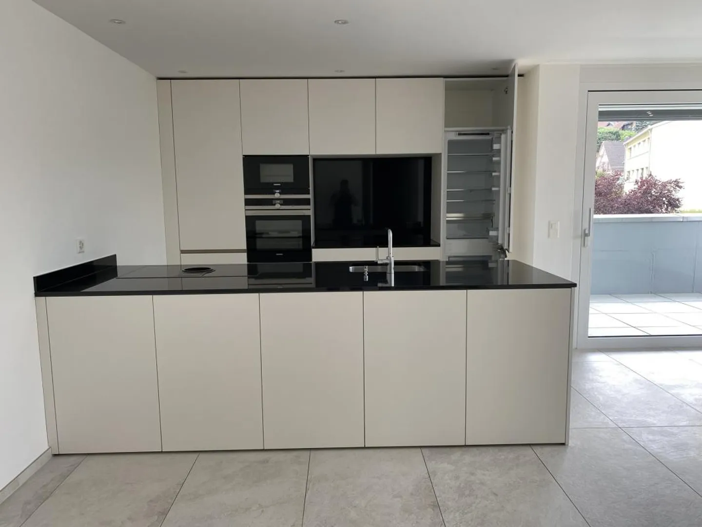 Exklusive - 2.5 Zimmer-Wohnung (2.OG) - Foto 2 von 13