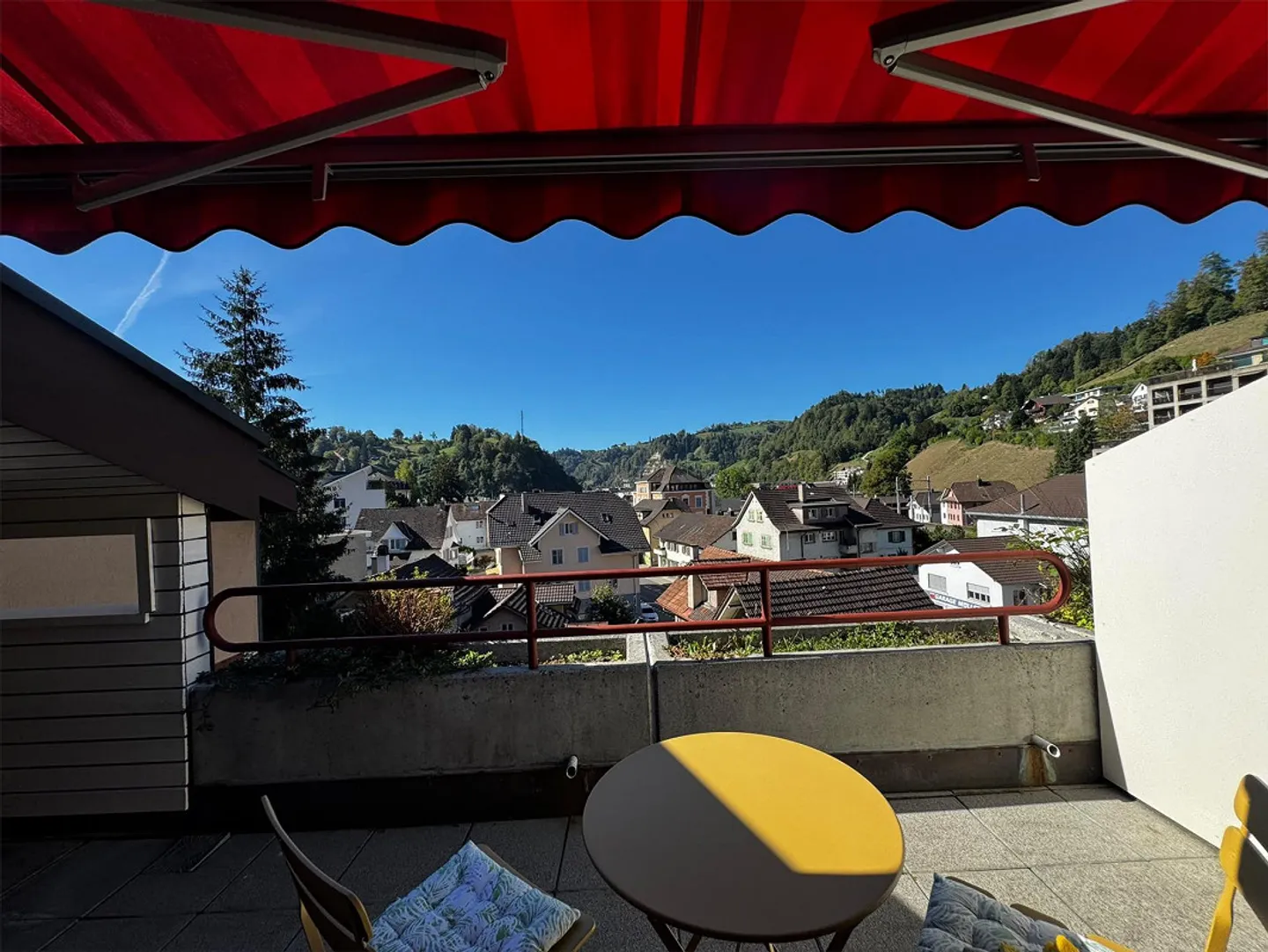 Geräumige Wohnung mit grossem Balkon - Foto 1 von 21