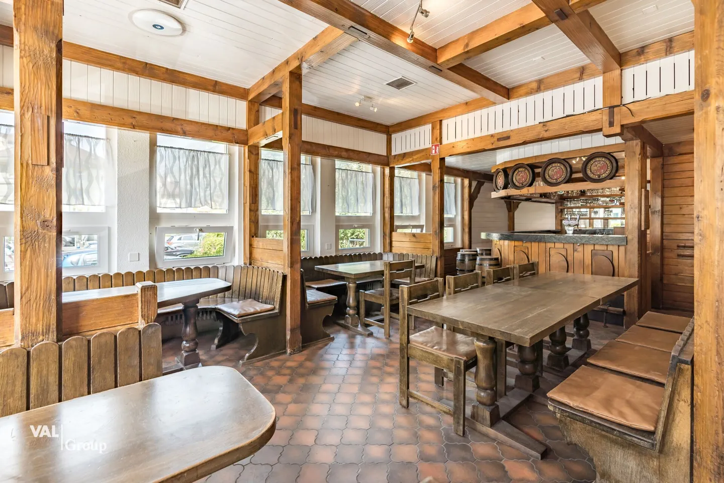 Unique Opportunity: Restaurant with Tradition in Visp - Photo 6 of 12