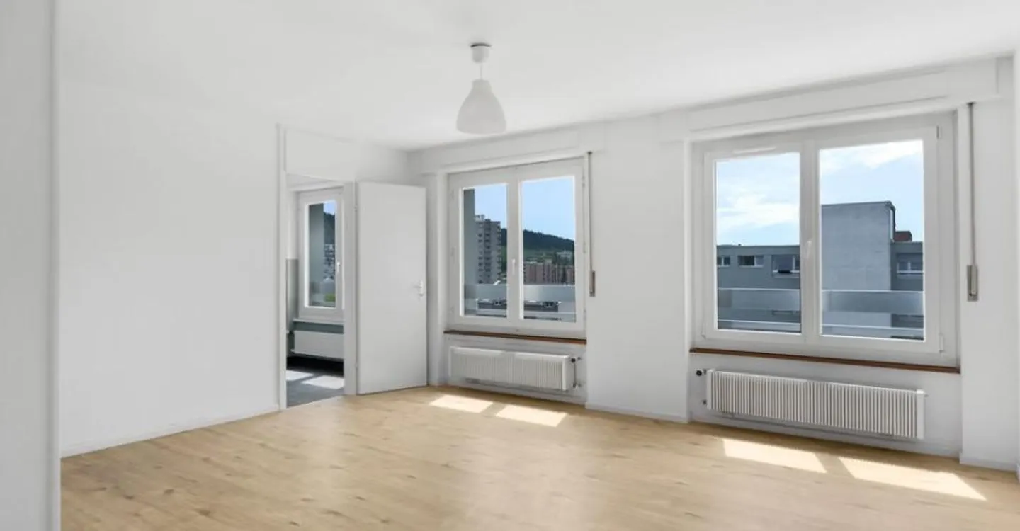 Nice two-room apartment in a quiet building - Photo 2 of 3
