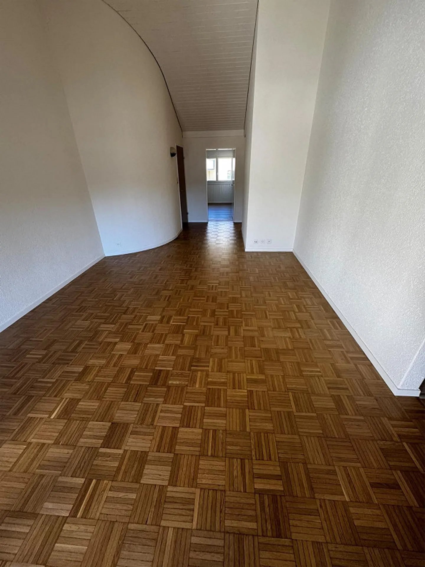 Geräumige Wohnung mit grossem Balkon - Foto 11 von 21