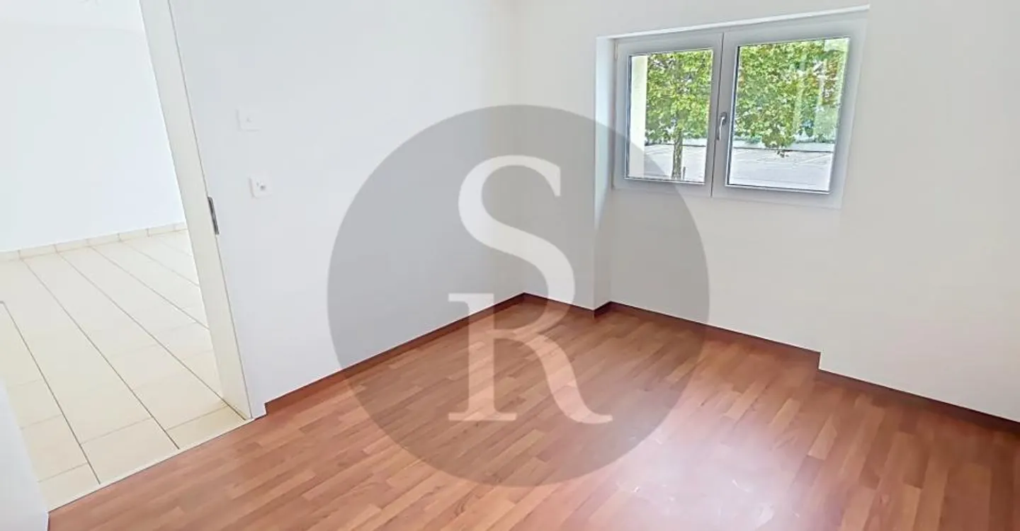 Charming Ground-Floor Apartment - Photo 4 of 12