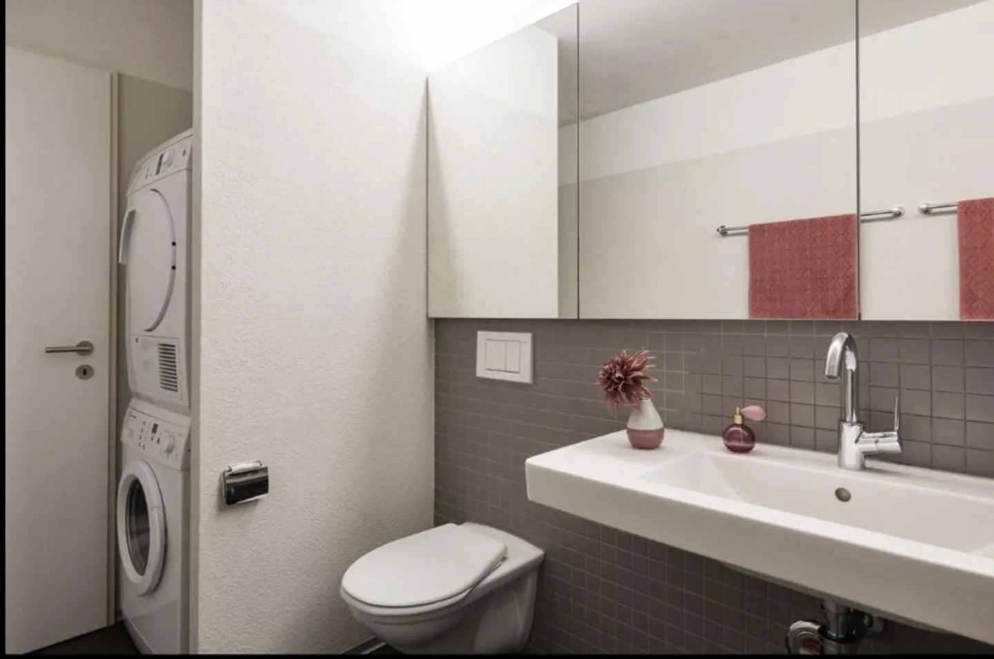 Apartment - Photo 4 of 6