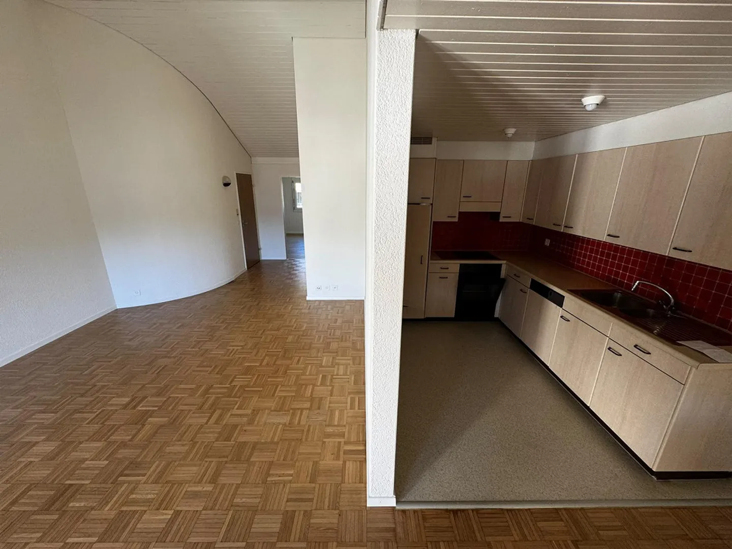 Geräumige Wohnung mit grossem Balkon - Foto 13 von 21