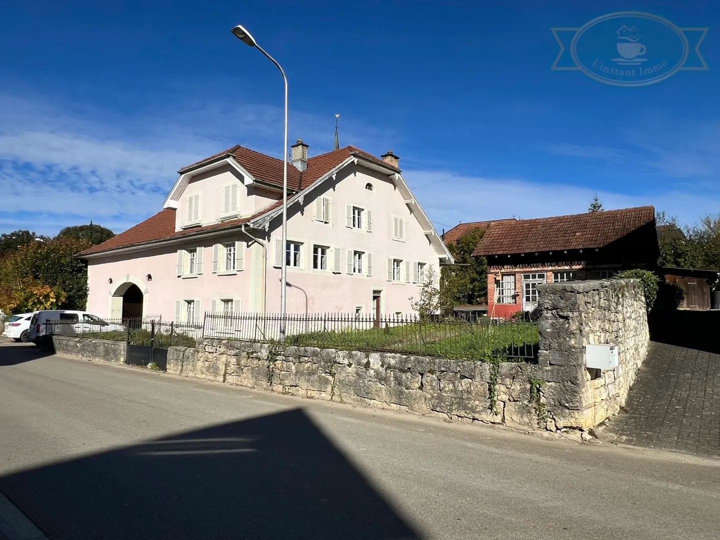 Dreizimmerhaus in Courgenay mit Scheune - Foto 1 von 15