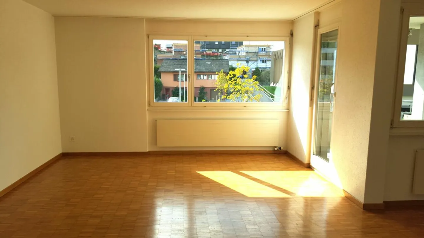 Appartement lumineux et rénové de 3,5 pièces au 1er étage avec balcon - Photo 1 sur 2