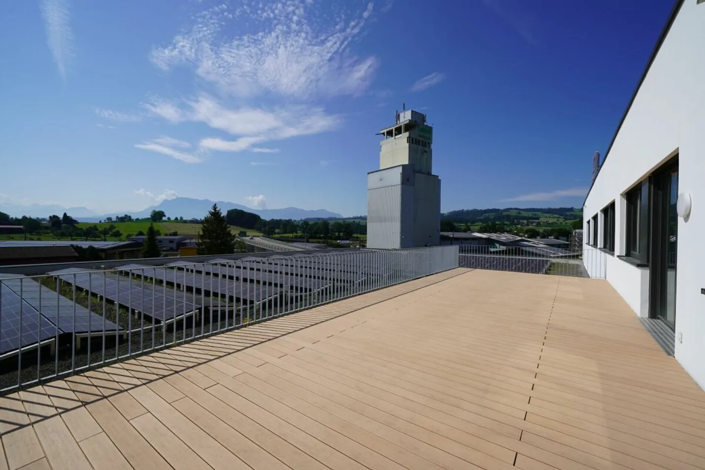 Attraktive und offene Büro-/Gewerbefläche in Neubau mit grosser Terrasse - Foto 4 von 7