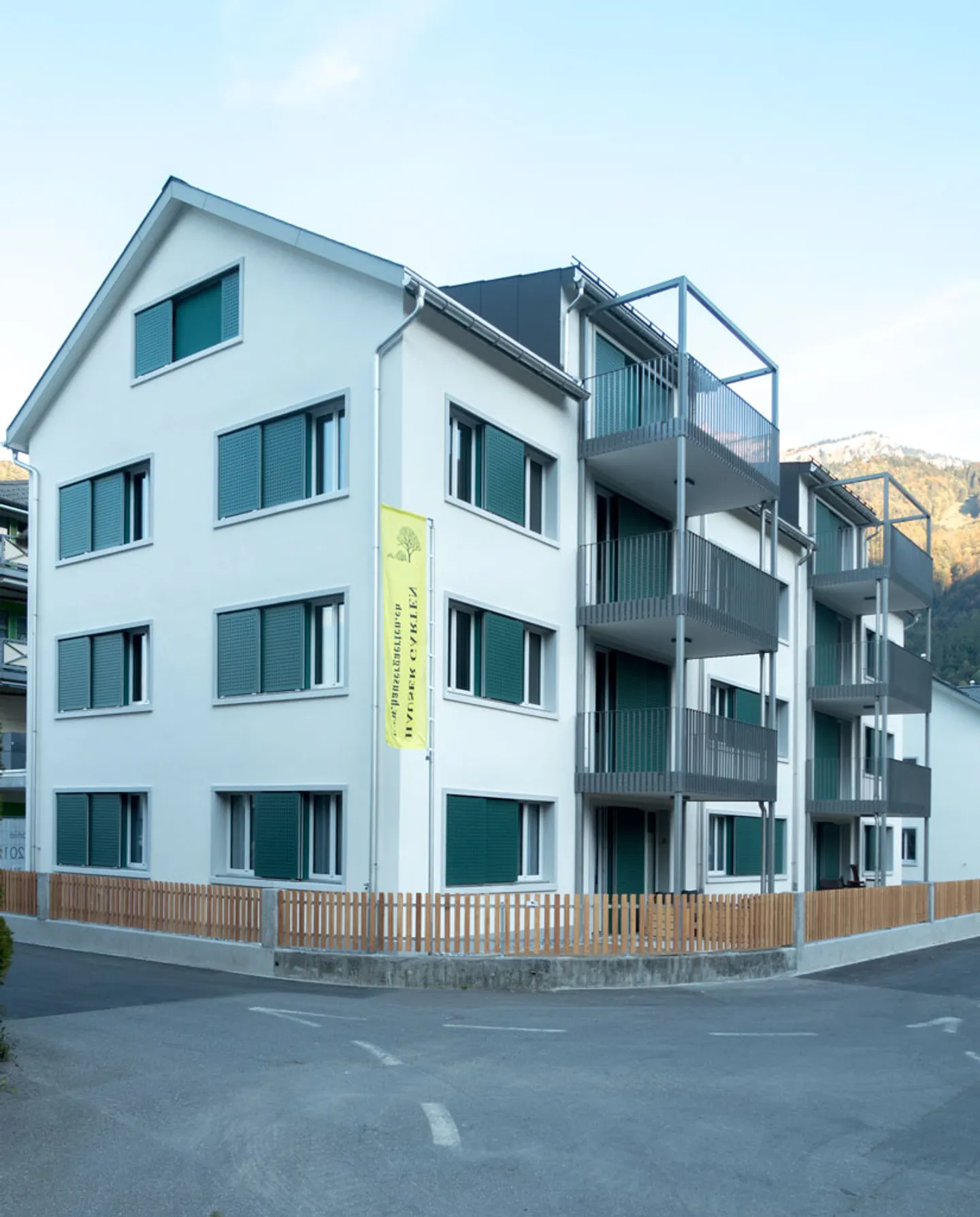 Casa plurifamiliare in una posizione tranquilla e soleggiata - Foto 2 di 2