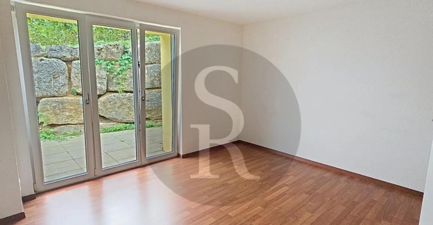 Charming Ground-Floor Apartment - Photo 9 of 12