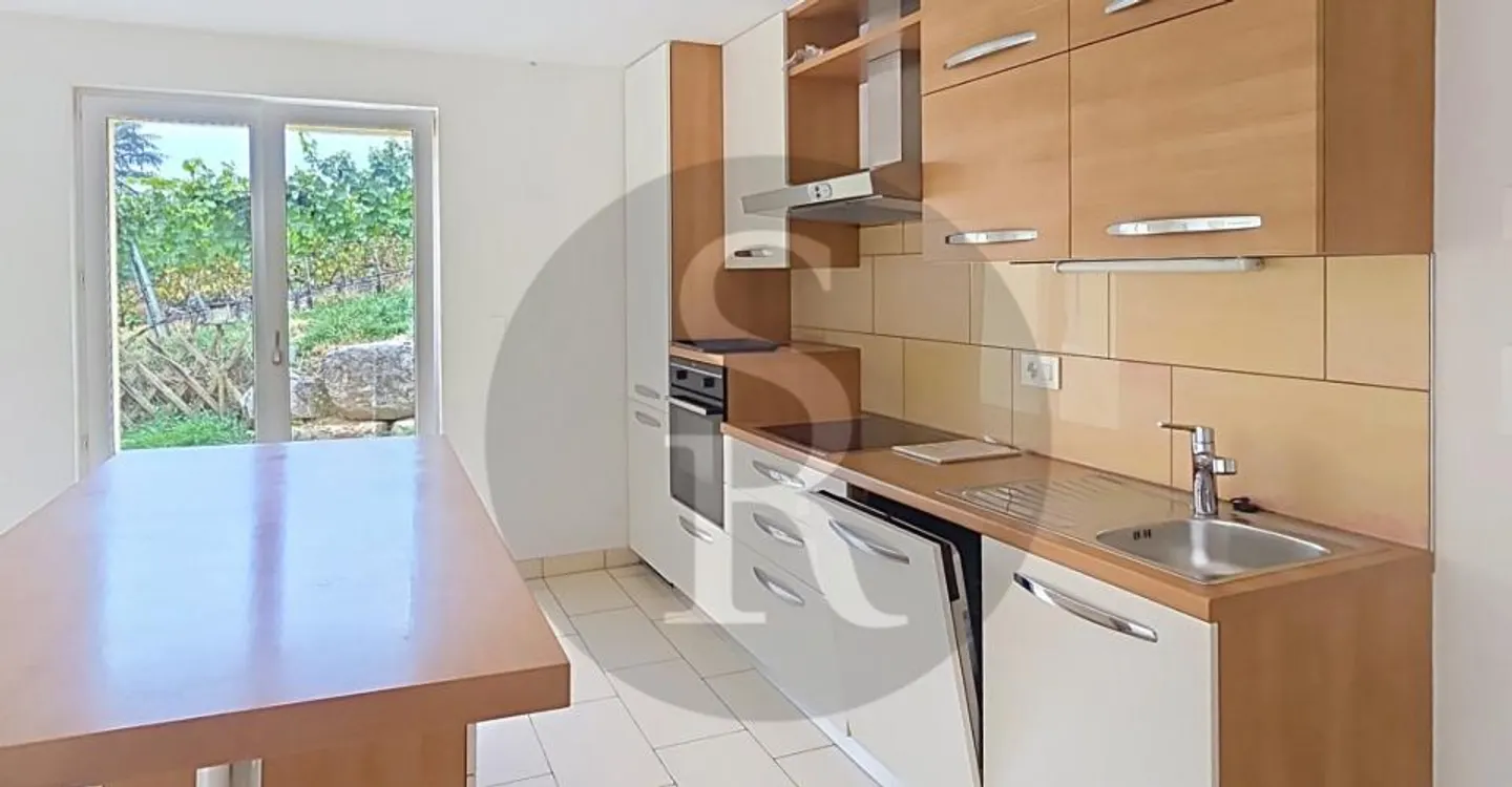 Charming Ground-Floor Apartment - Photo 10 of 12