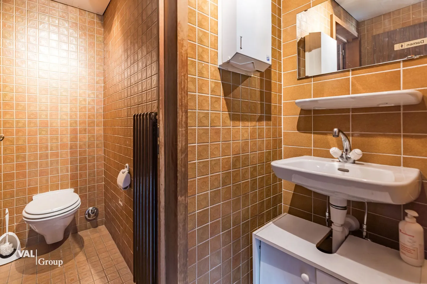 Unique Opportunity: Restaurant with Tradition in Visp - Photo 11 of 12