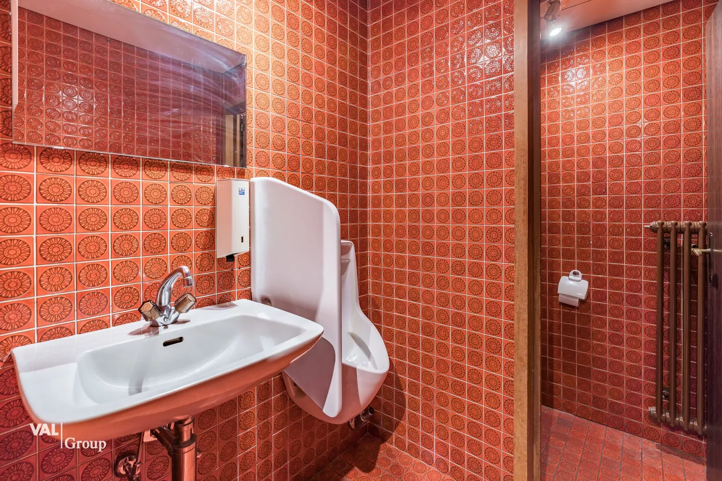 Unique Opportunity: Restaurant with Tradition in Visp - Photo 12 of 12