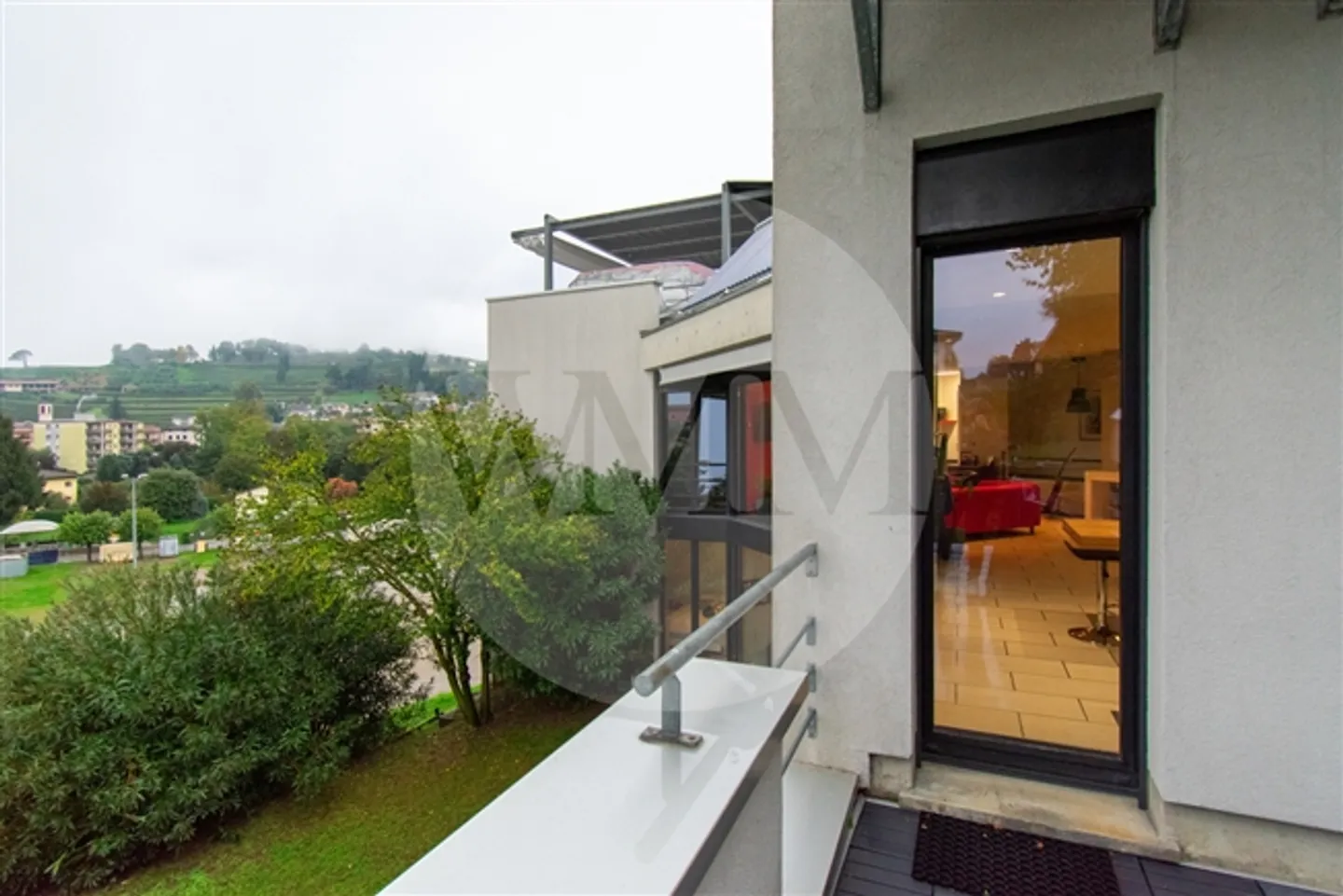 CASA MODERNA SU DUE PIANI CON GIARDINO E TERRAZZA - Foto 2 di 15