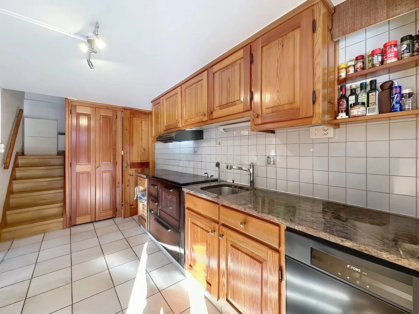 Panoramic view of Mont Blanc and Cime de l'Est - Photo 8 of 21