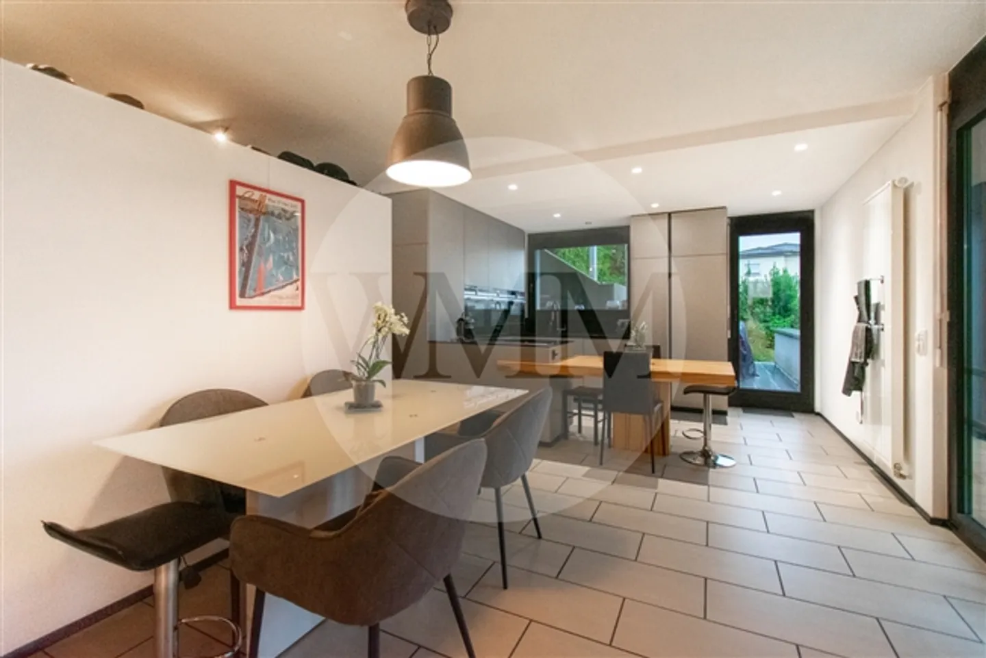 CASA MODERNA SU DUE PIANI CON GIARDINO E TERRAZZA - Foto 6 di 15