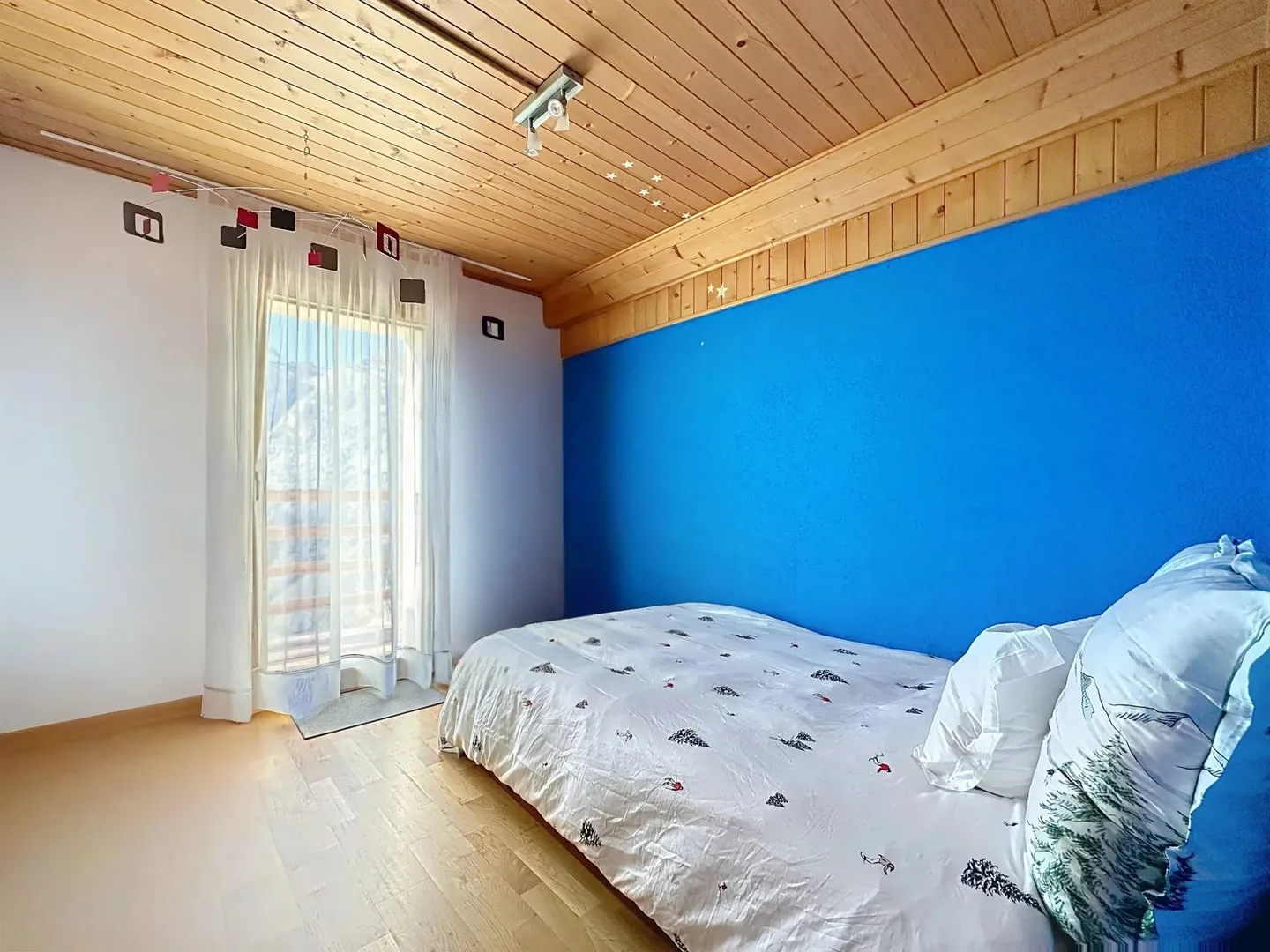 Panoramic view of Mont Blanc and Cime de l'Est - Photo 14 of 21