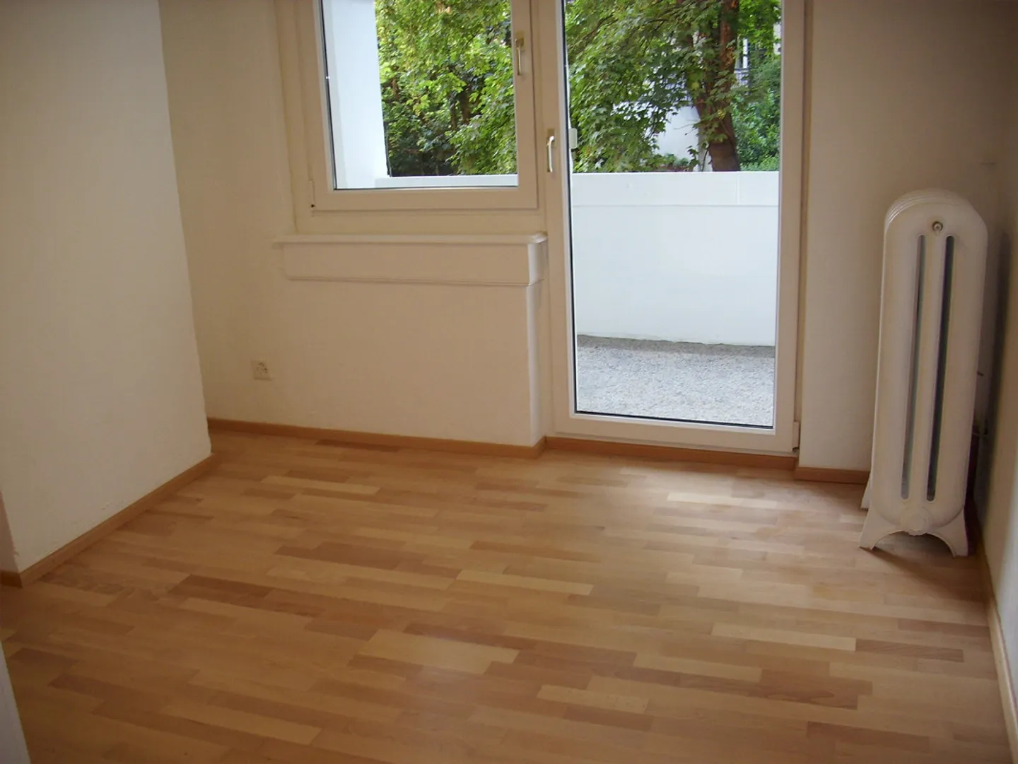 Jugendstilwohnung  renoviert, zentrale Lage und sehr ruhig! - Foto 9 von 13
